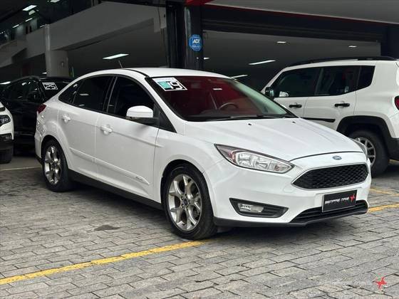 FORD FOCUS 2.0 SE FASTBACK 16V FLEX 4P POWERSHIFT FORD FOCUS 2.0 SE FASTBACK 16V FLEX 4P POWERSHIFT